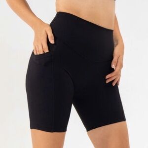 POPFLEX LIKE NEW Black Supersculpt Biker Shorts (Small)